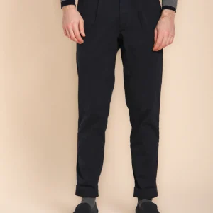 Pinces pantalone chino uomo in gabardina relaxed fit