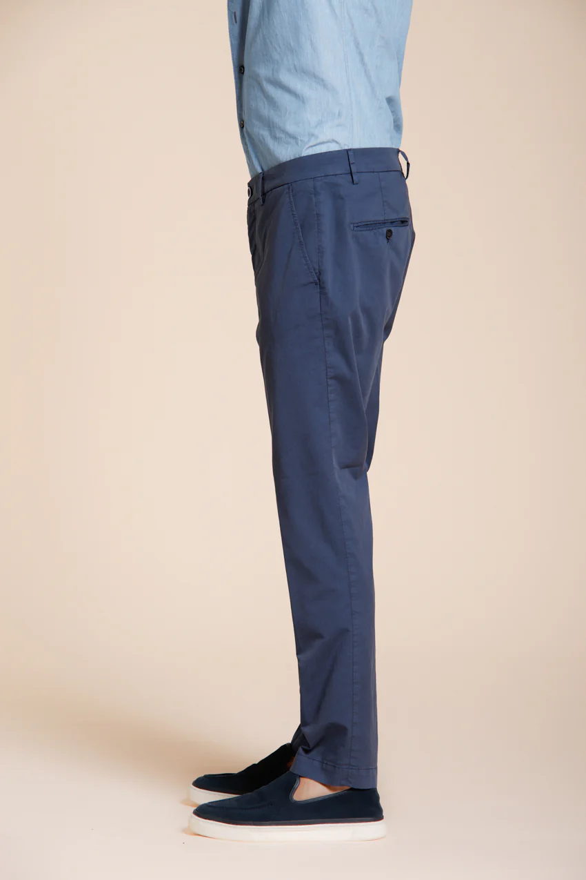 Milano pantalone chino uomo in gabardina stretch extra slim fit ① – Image 3