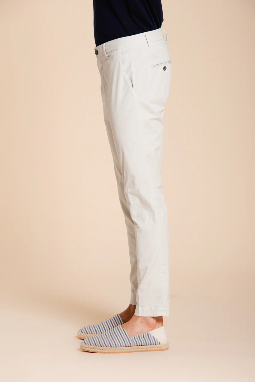 Milano pantalone chino uomo in gabardina stretch extra slim fit ① – Image 4