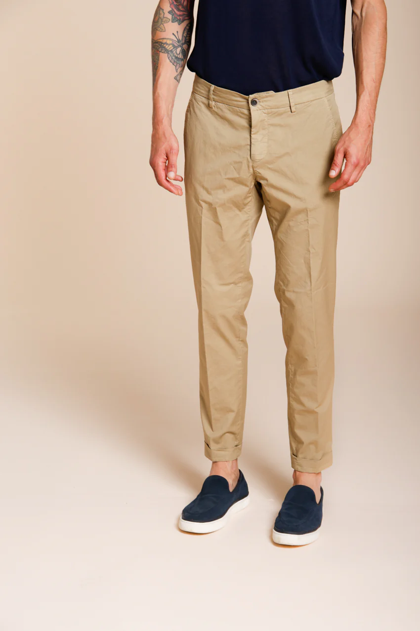 Milano pantalone chino uomo in gabardina stretch extra slim fit ① – Image 3