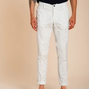 Milano pantalone chino uomo in gabardina stretch extra slim fit ①