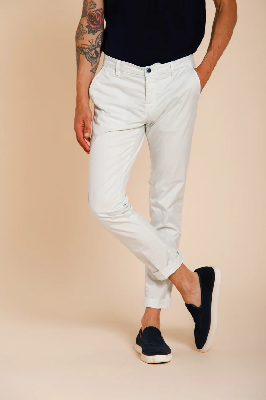 Milano pantalone chino uomo in gabardina stretch extra slim fit ① – Image 2
