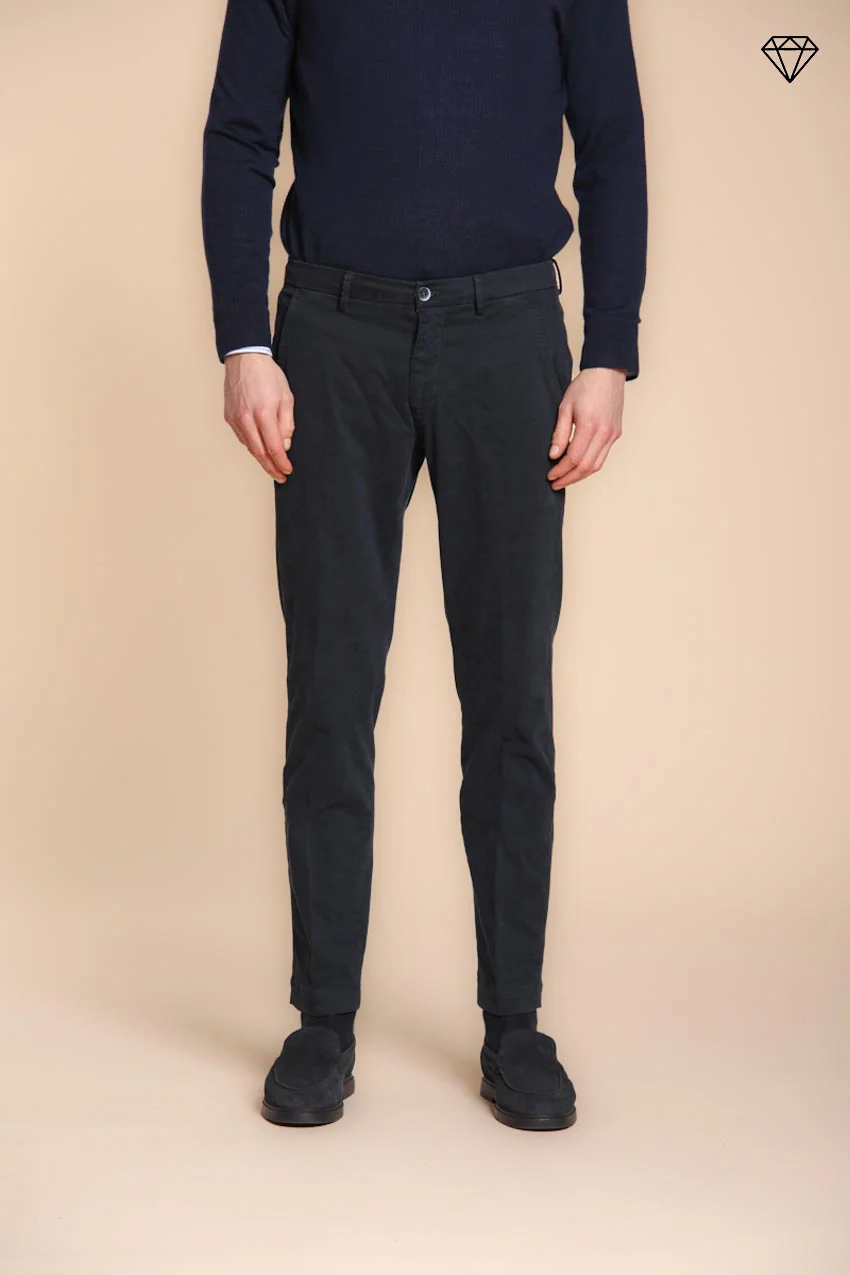 Torino pantalone chino uomo in gabardina slim fit ①