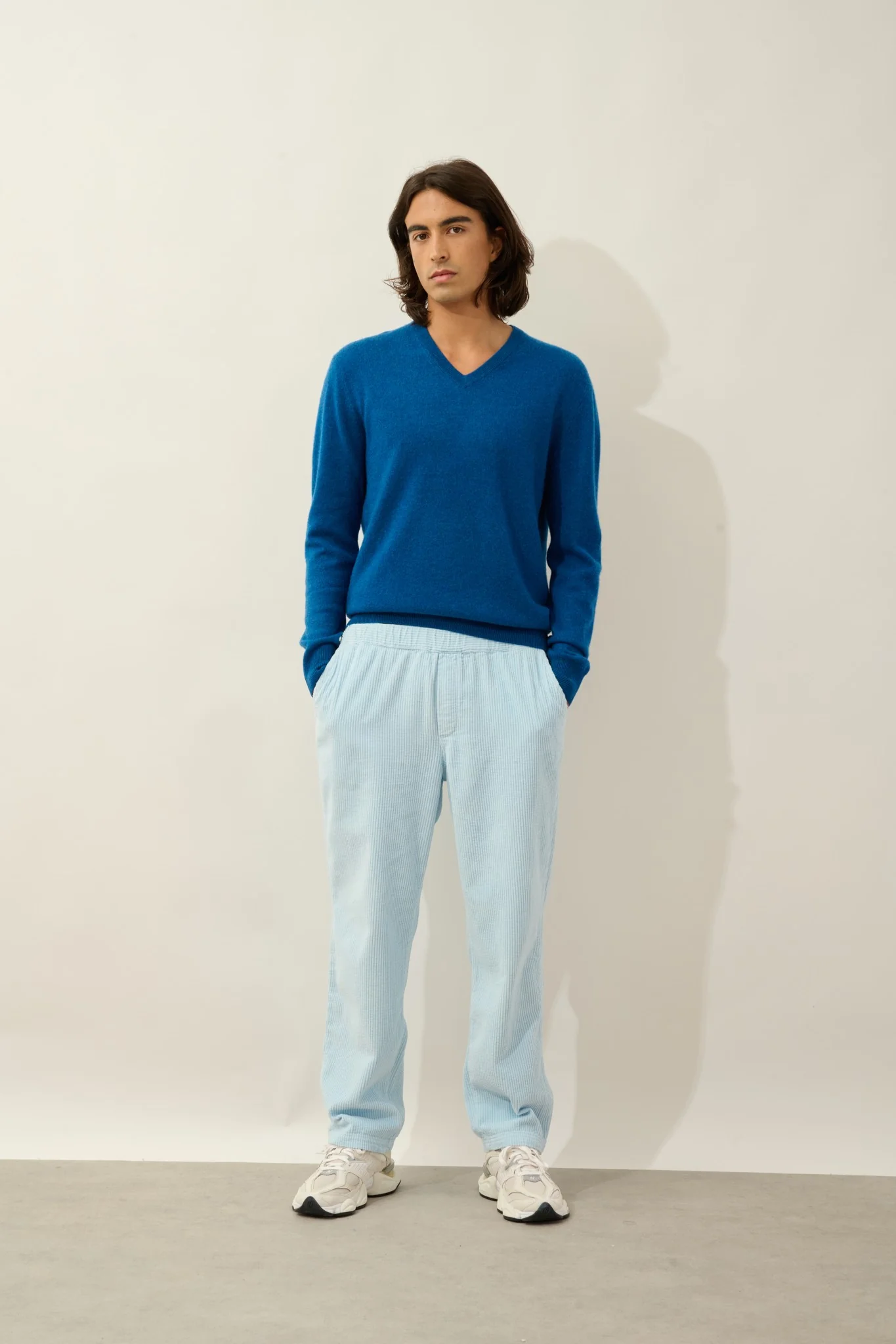 AGEL pull col v bleu chiné 100% cachemire – Image 2