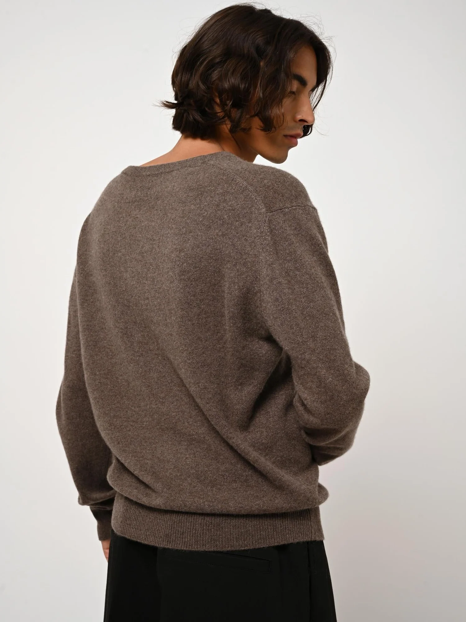 AGEL pull col v taupe chiné 100% cachemire – Image 3