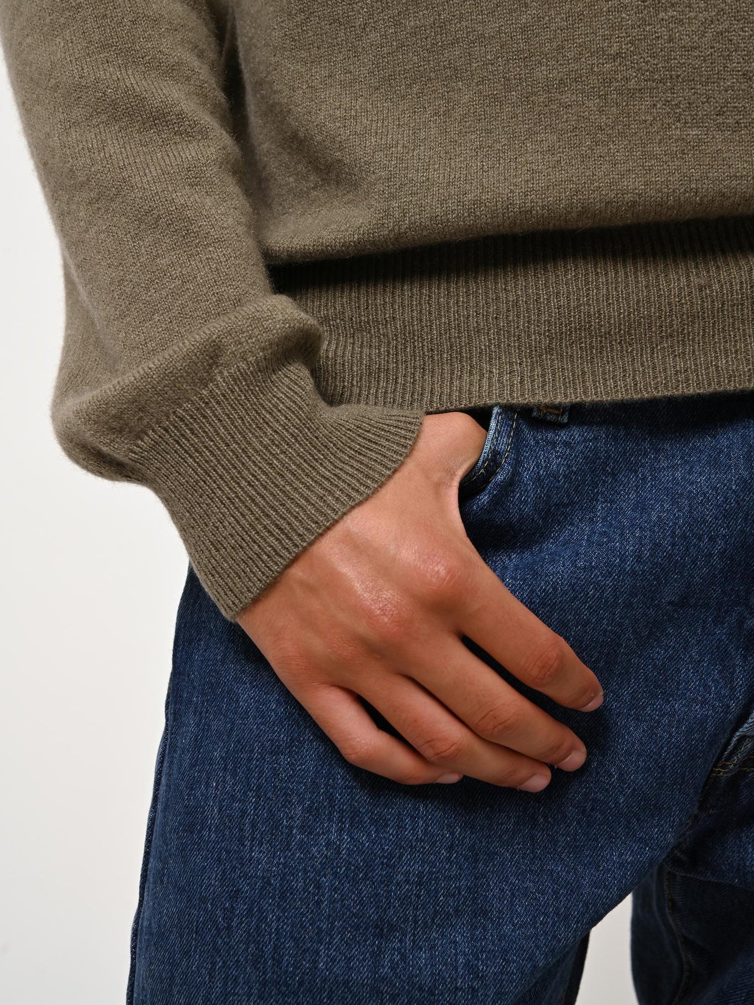 AIGLIÈRE pull col rond army 100% cachemire – Image 4