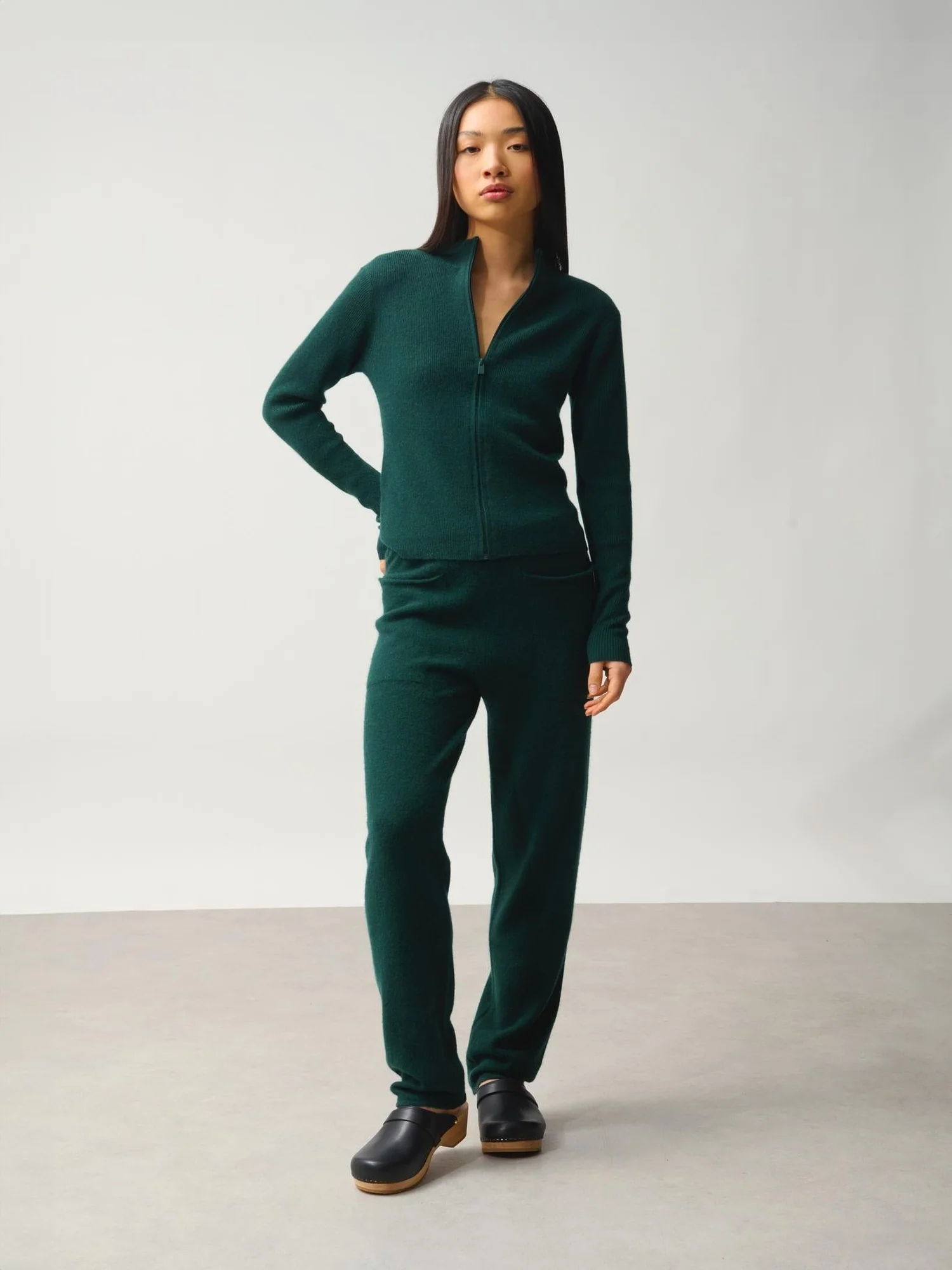 ALBERTE gilet zippé col montant cyprès 100% cachemire