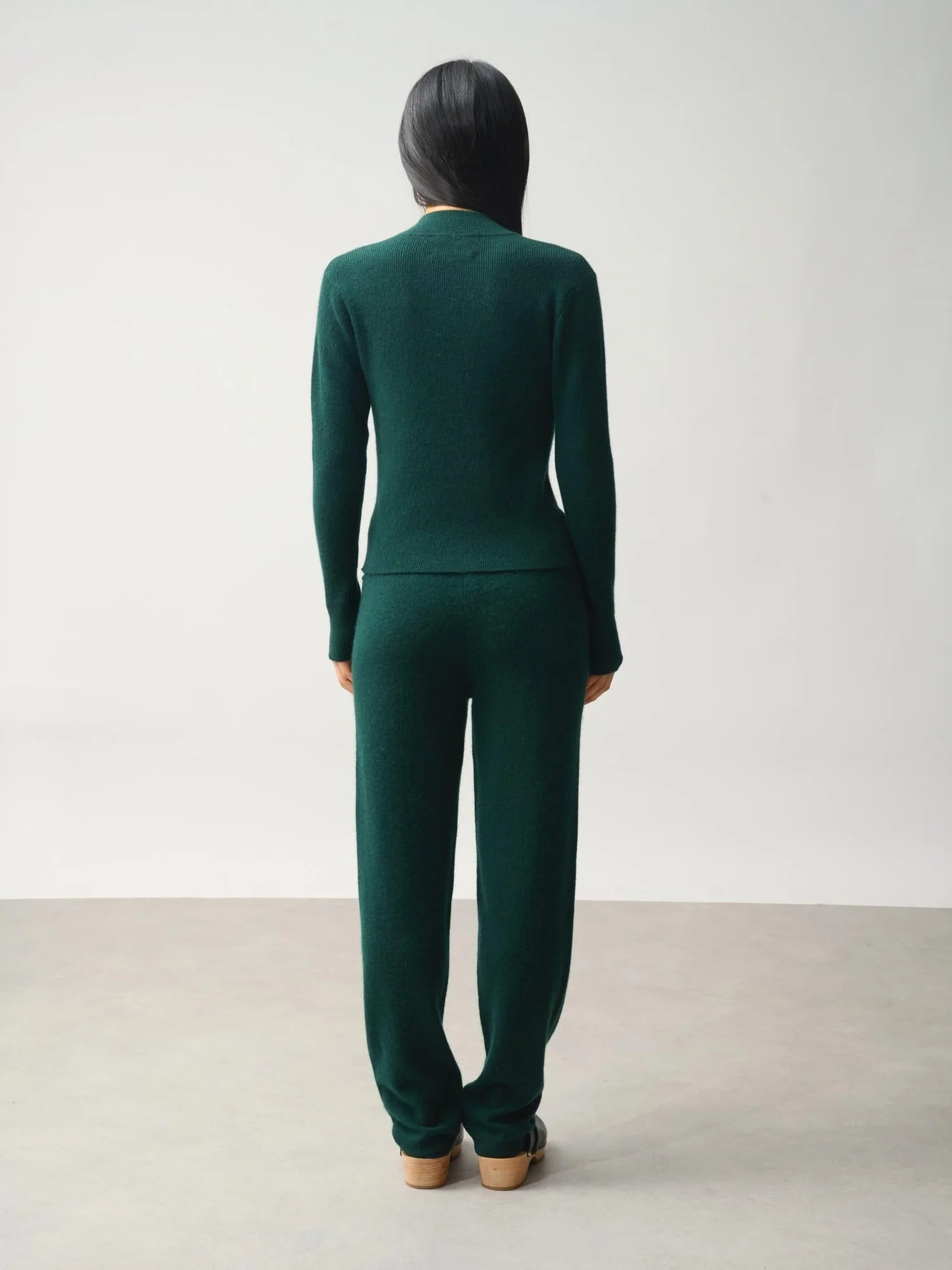 ALBERTE gilet zippé col montant cyprès 100% cachemire – Image 3