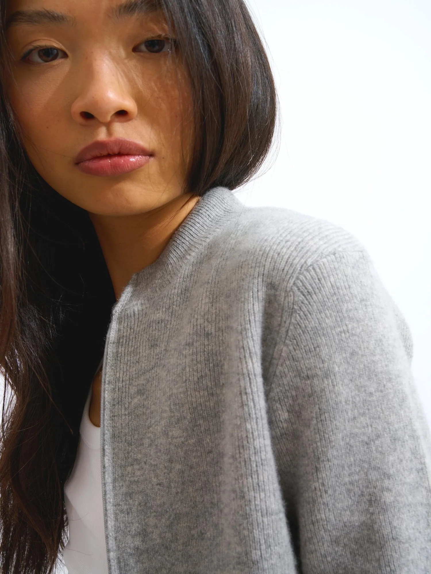 ALBERTE gilet zippé col montant nuage chiné 100% cachemire – Image 5