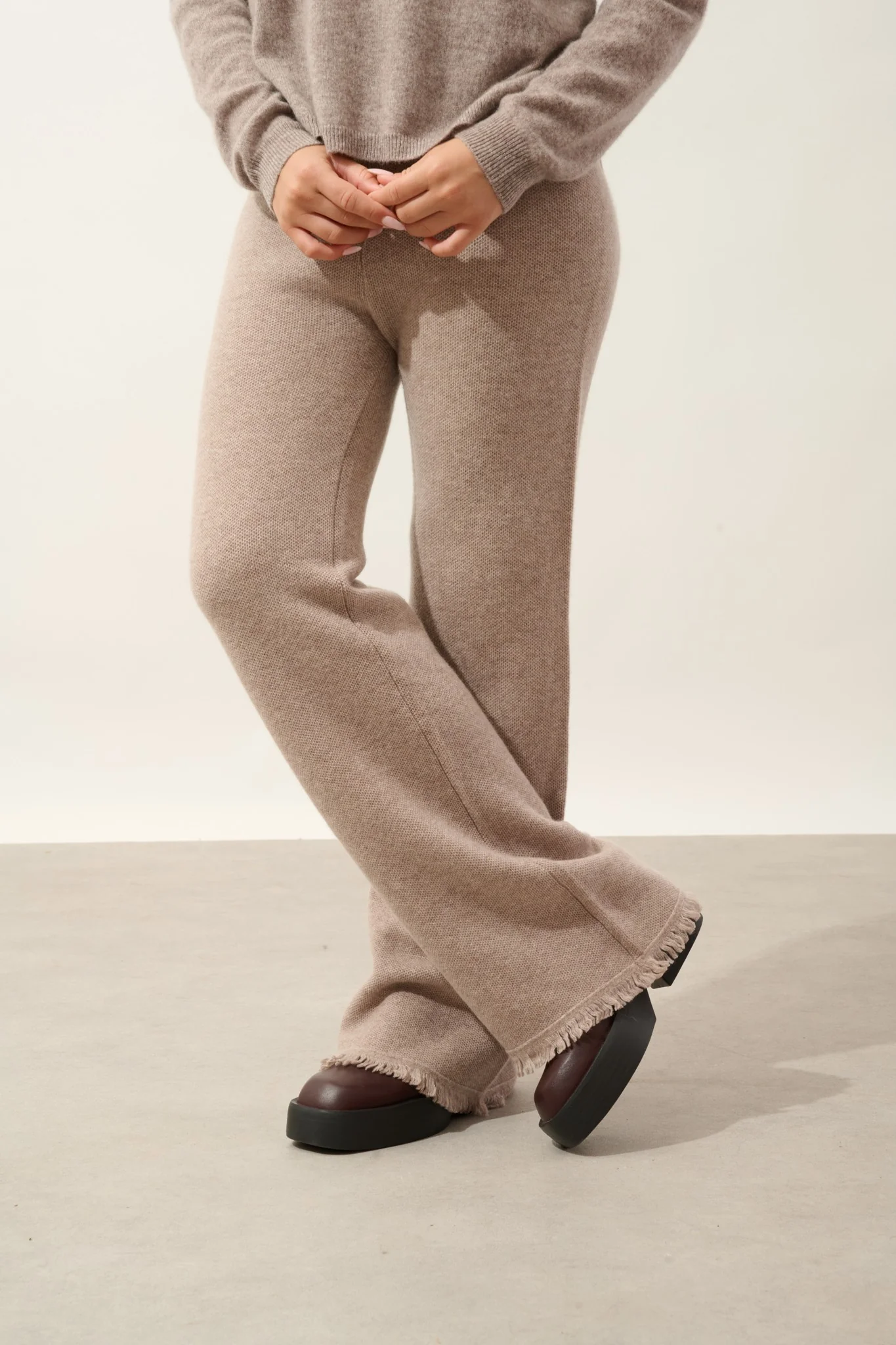 ANGUSTIA pantalon évasé taupe clair chiné 100% cachemire