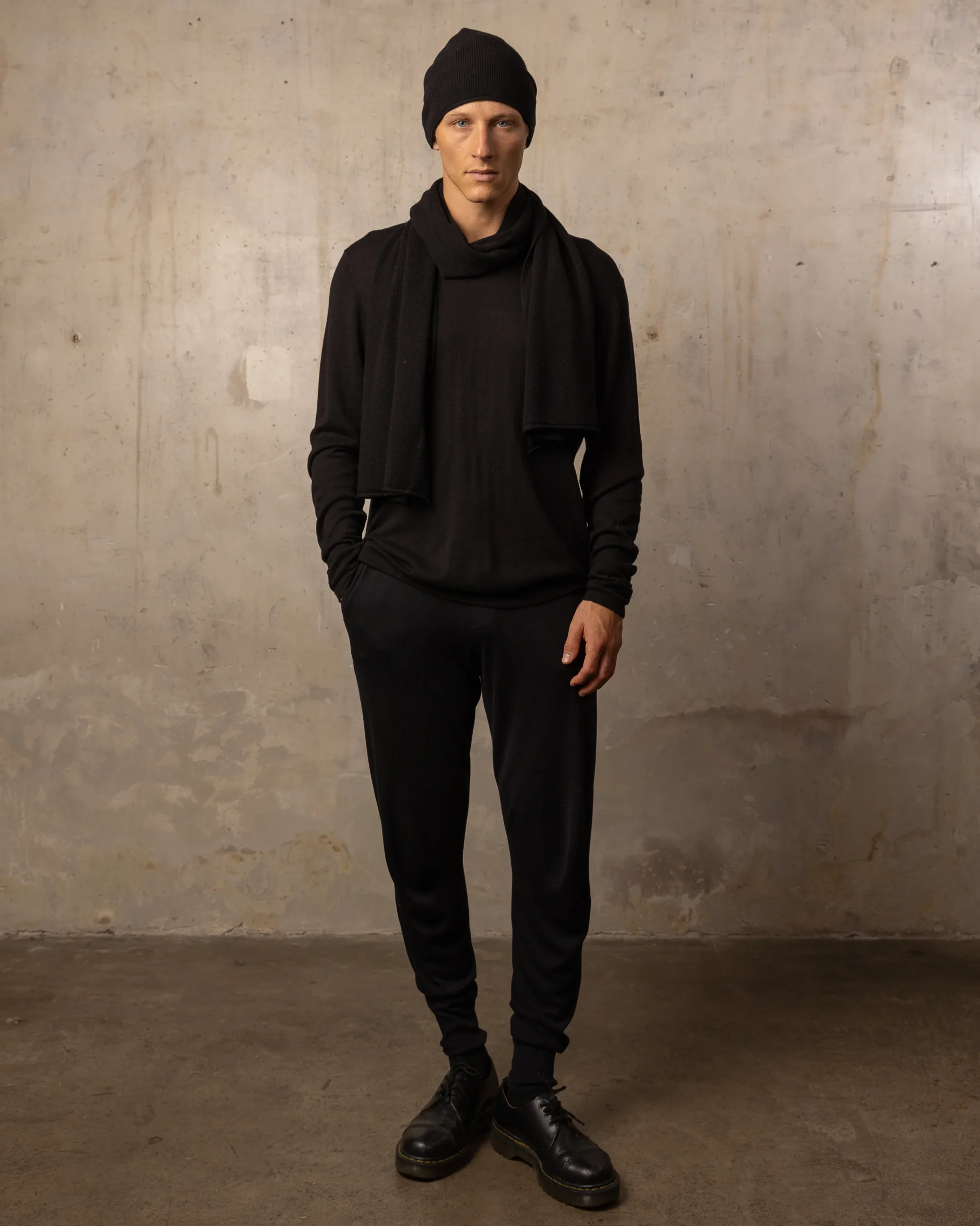 Echarpe Bamboo - 70% bambou 30% laine mérinos - 100BLACK – Image 4