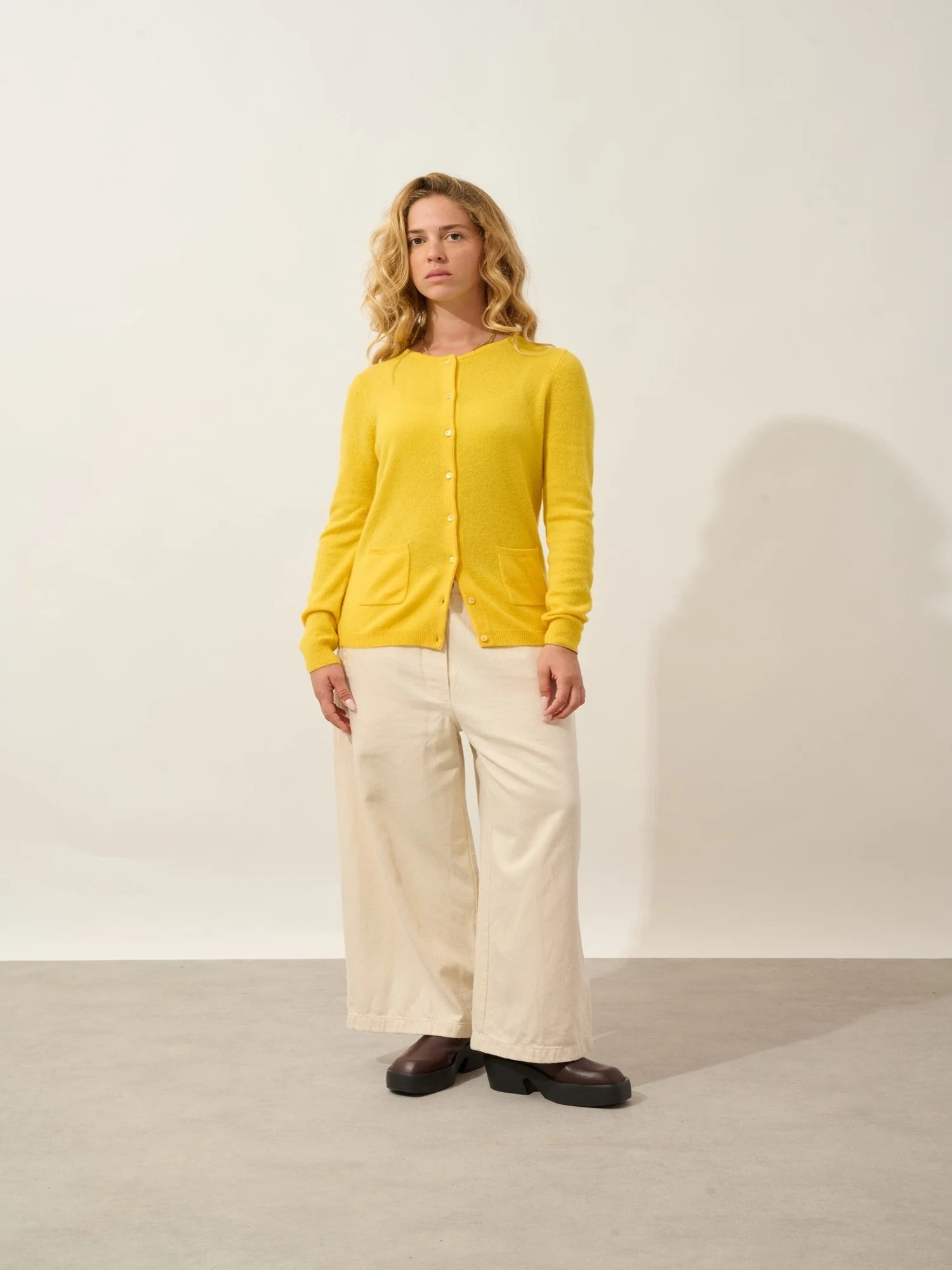 CARON cardigan col rond cédrat 100% cachemire – Image 5