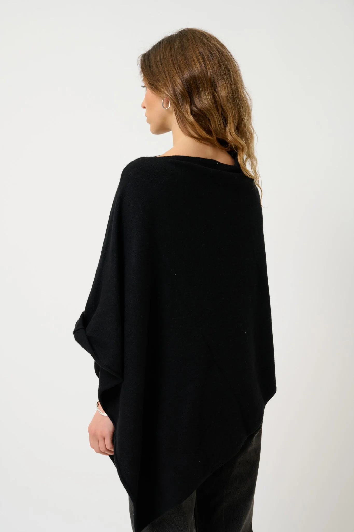 CARRA poncho noir 100% cachemire – Image 2