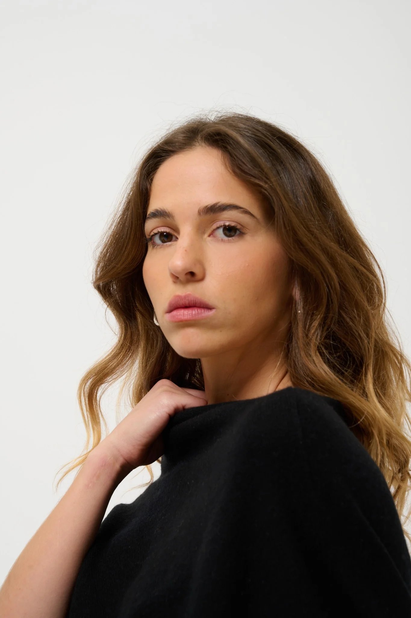 CARRA poncho noir 100% cachemire – Image 4