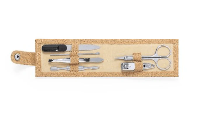 Set à manucure avec housse en liège