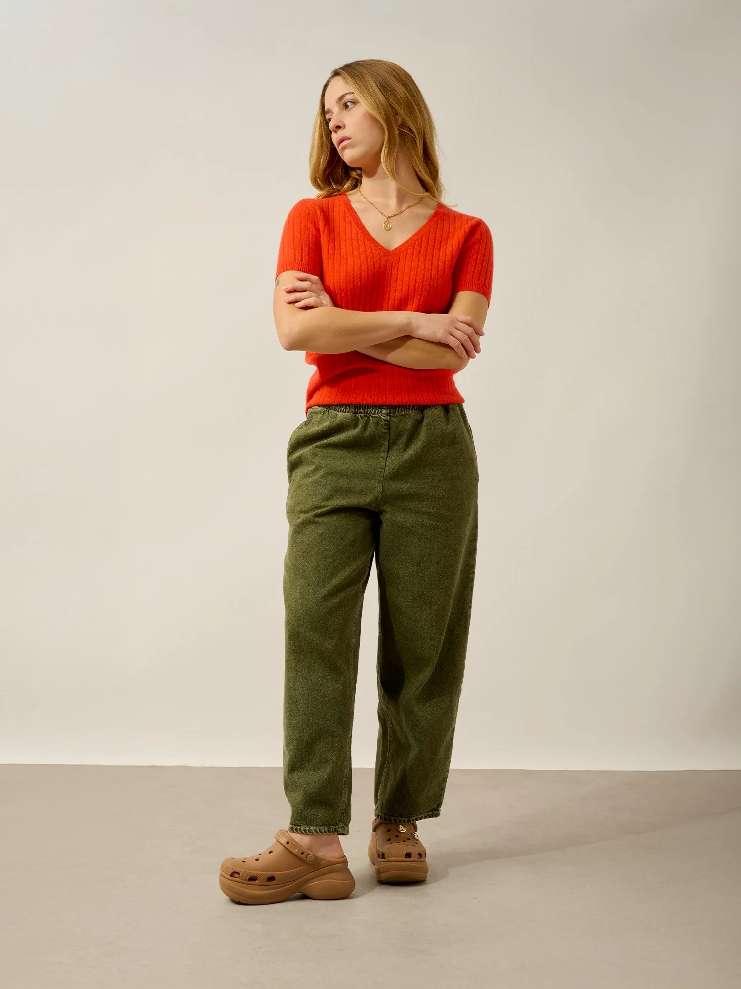 EIRA t-shirt col v orange 100% cachemire – Image 2