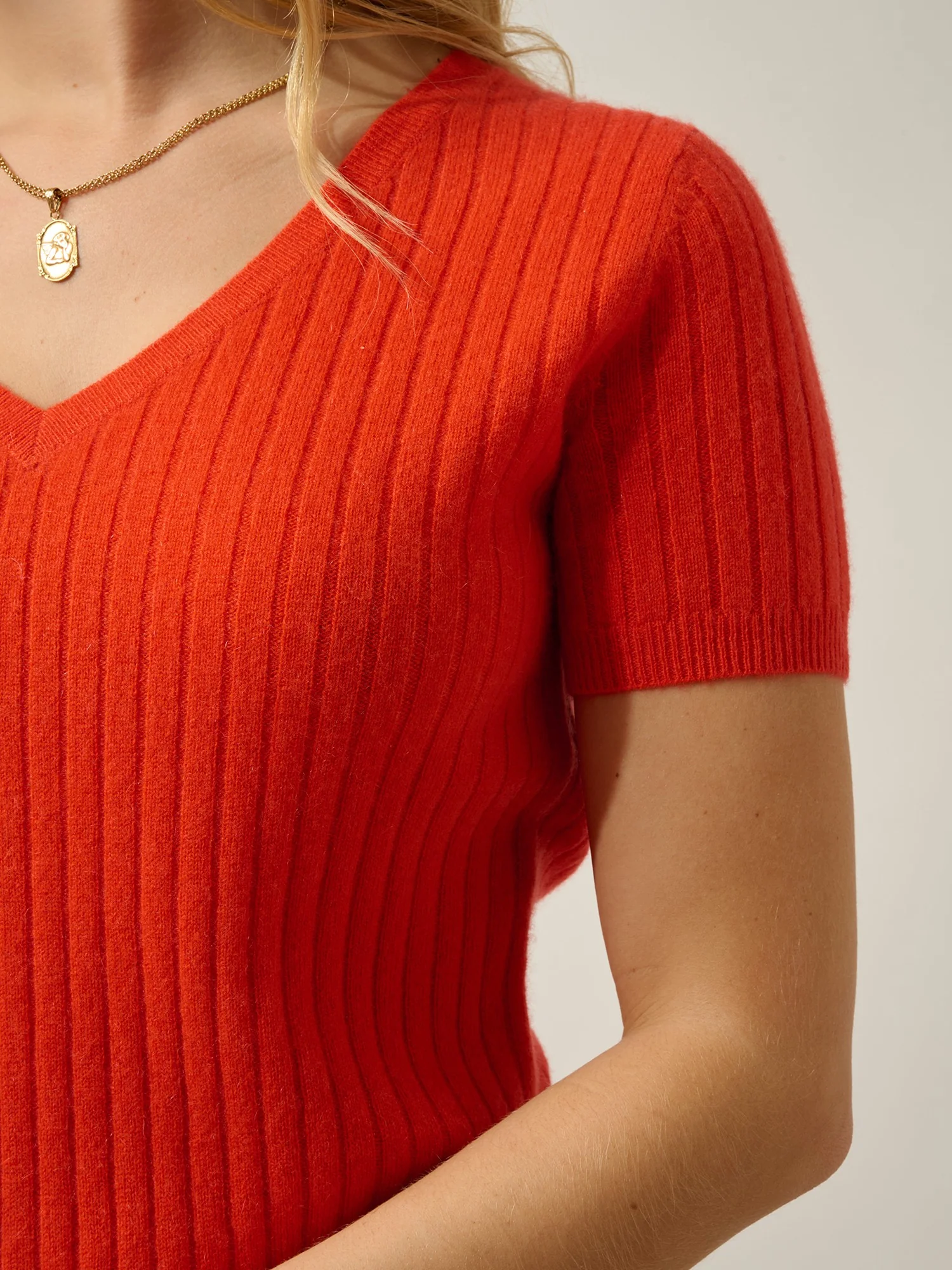 EIRA t-shirt col v orange 100% cachemire – Image 4