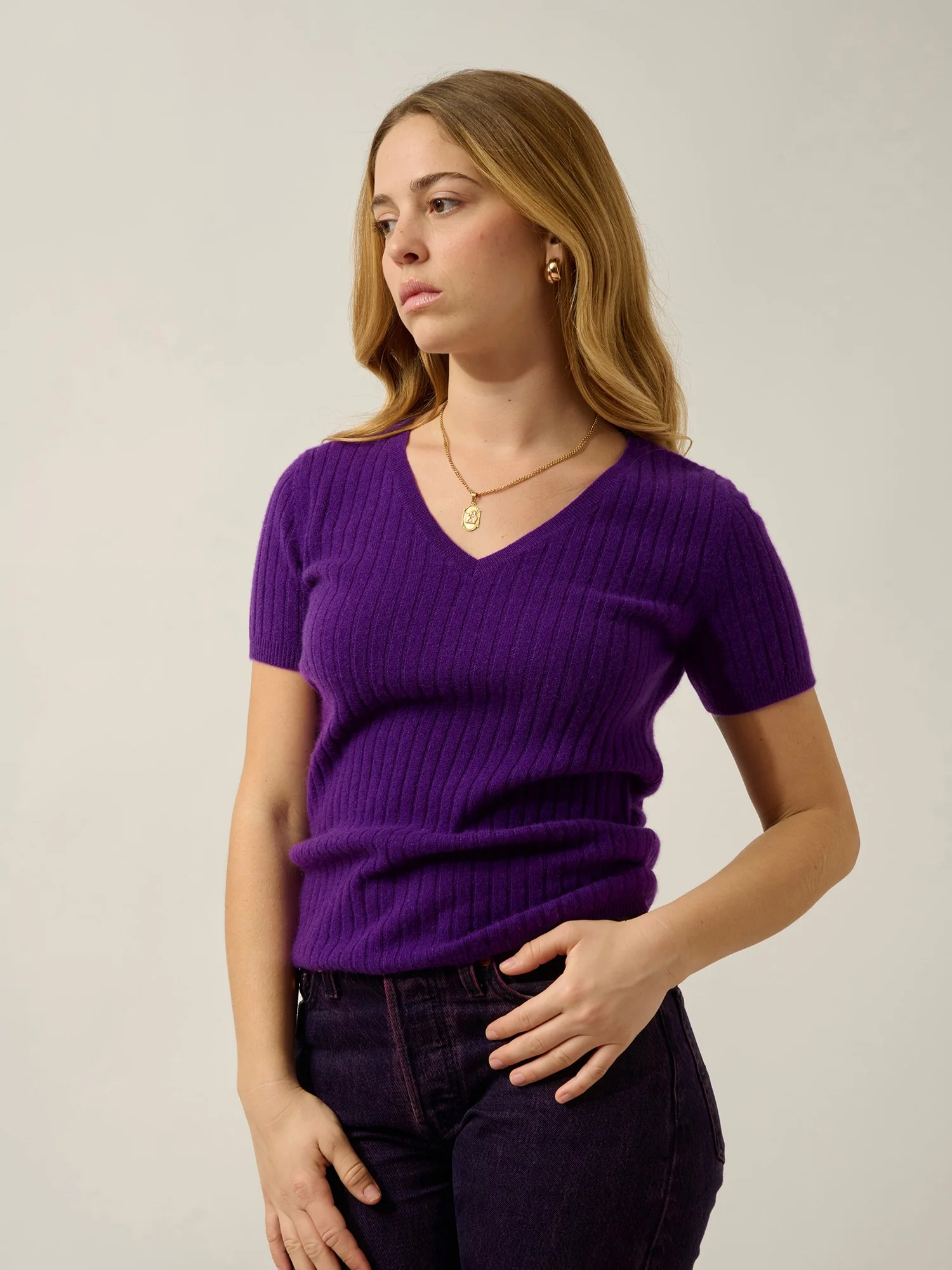 EIRA t-shirt col v violette 100% cachemire