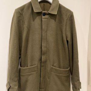 Manteau en laine recyclée kaki