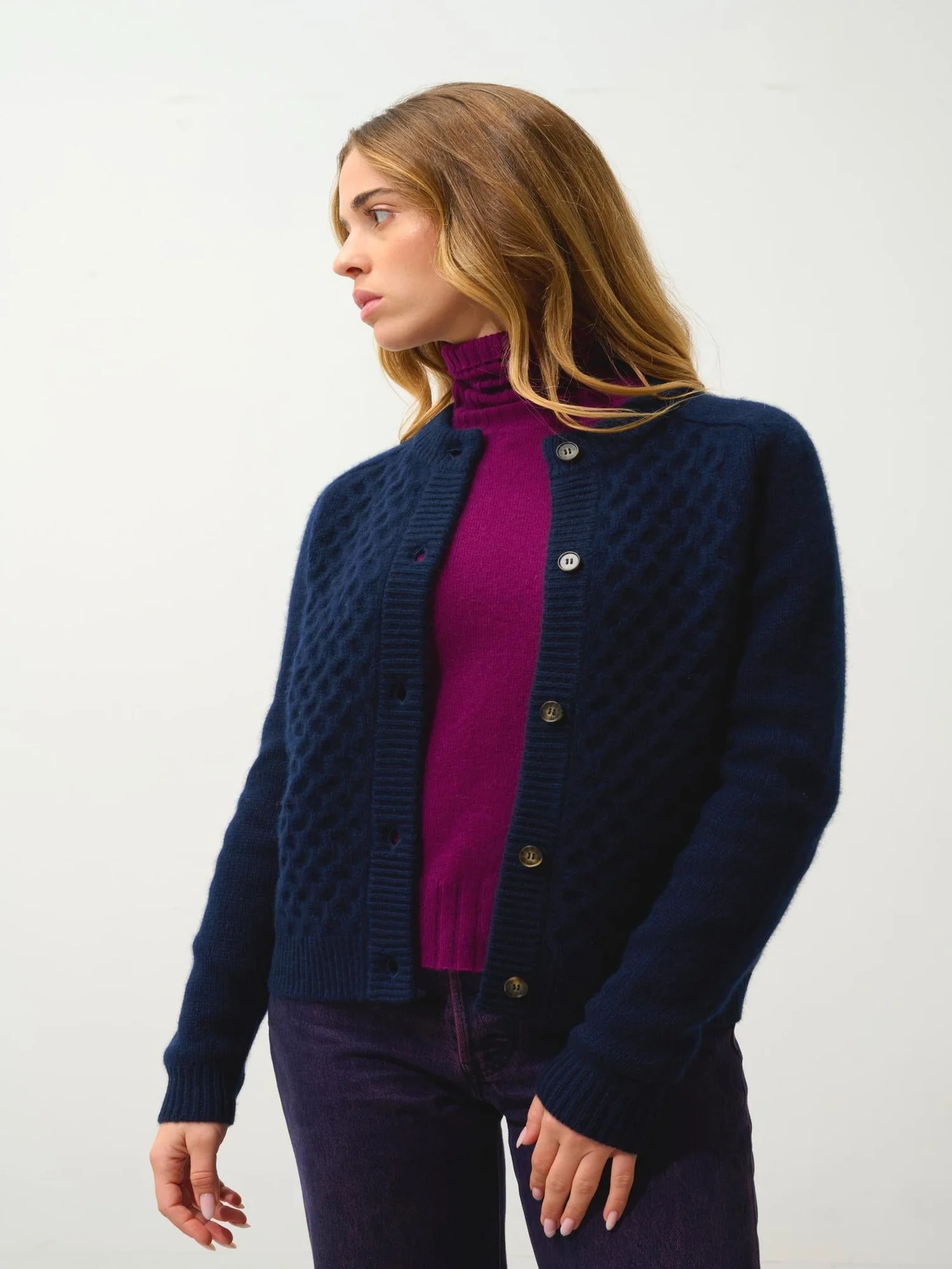 JINPA cardigan col rond 8 fils navy 100% cachemire – Image 3