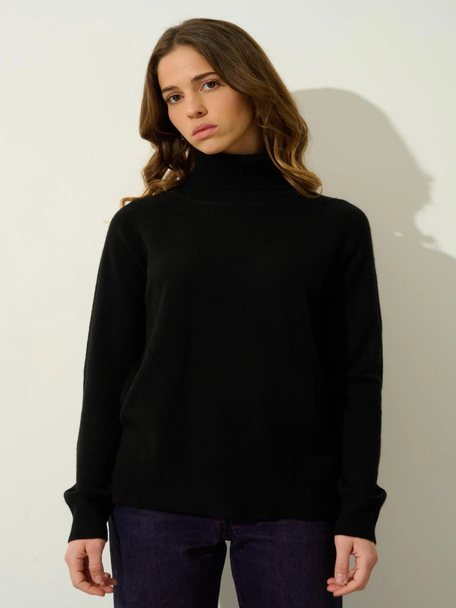 MADELINE pull col roulé noir 100% cachemire