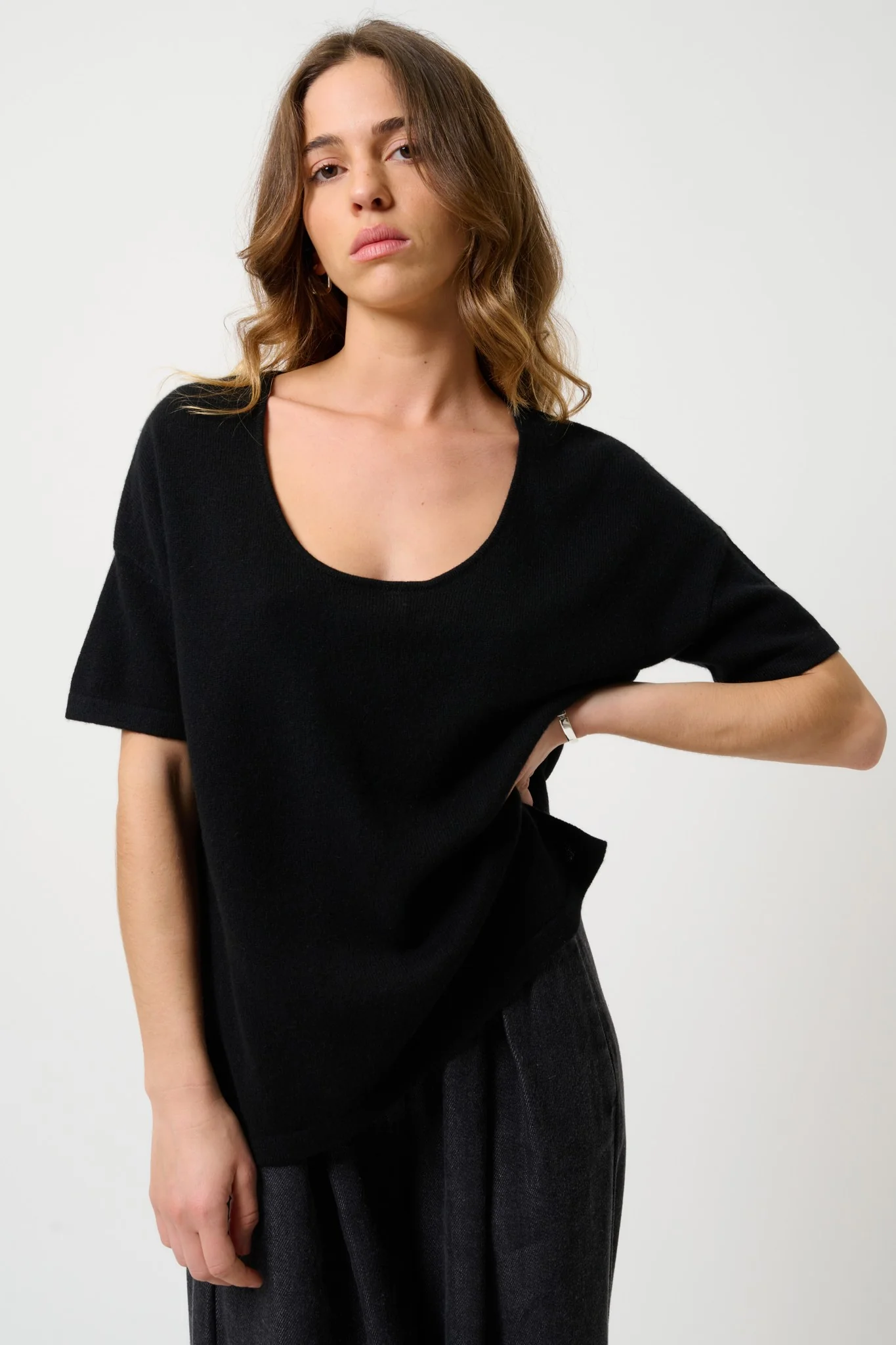 MAELYS t-shirt col rond noir 100% cachemire