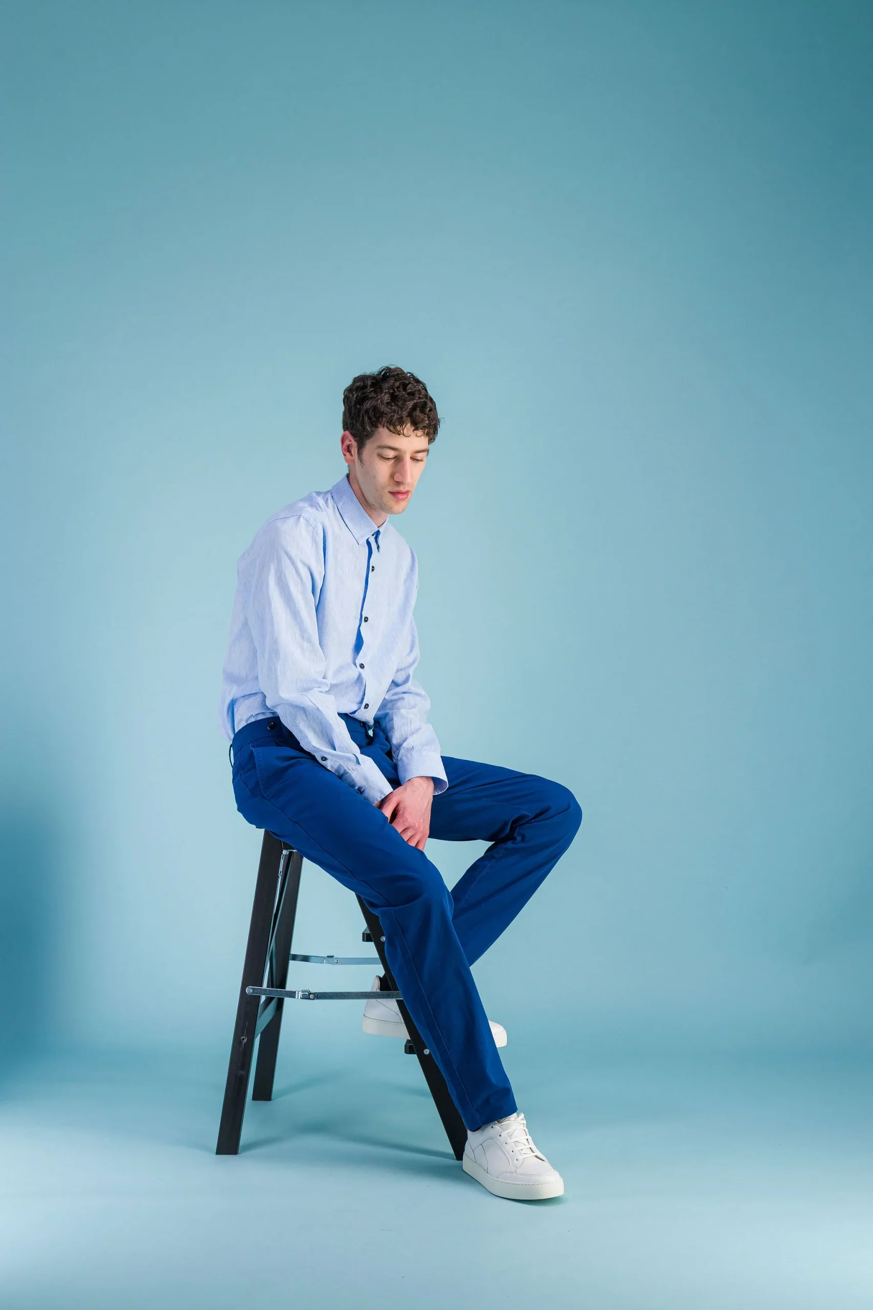 Chemise lin bleu ciel chiné – Image 2