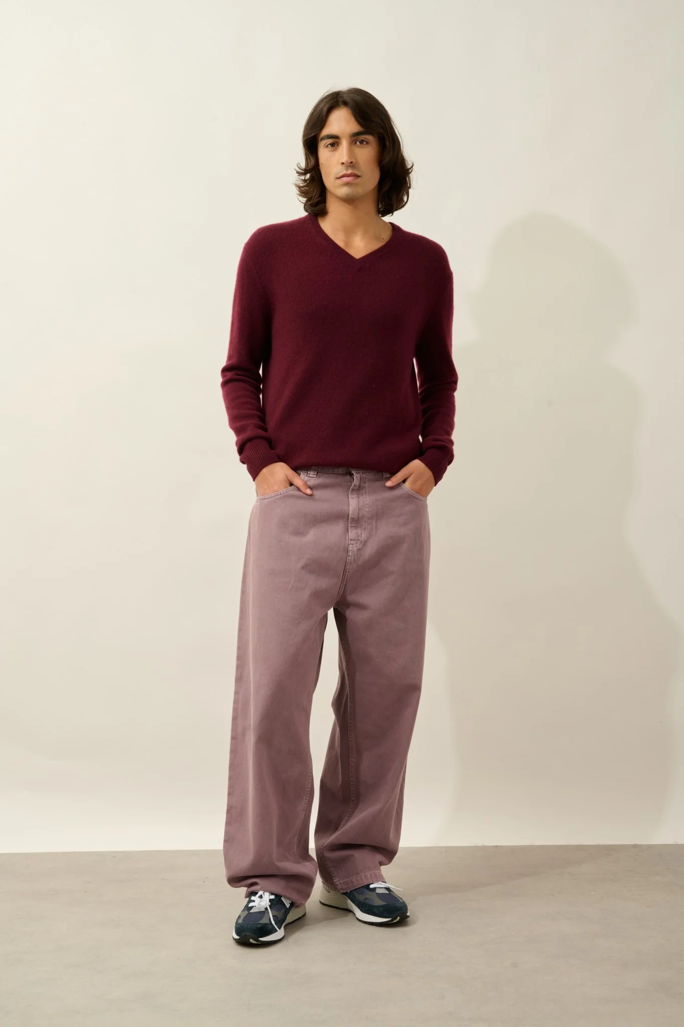 VICTOR pull col v 4 fils mûre 100% cachemire – Image 2