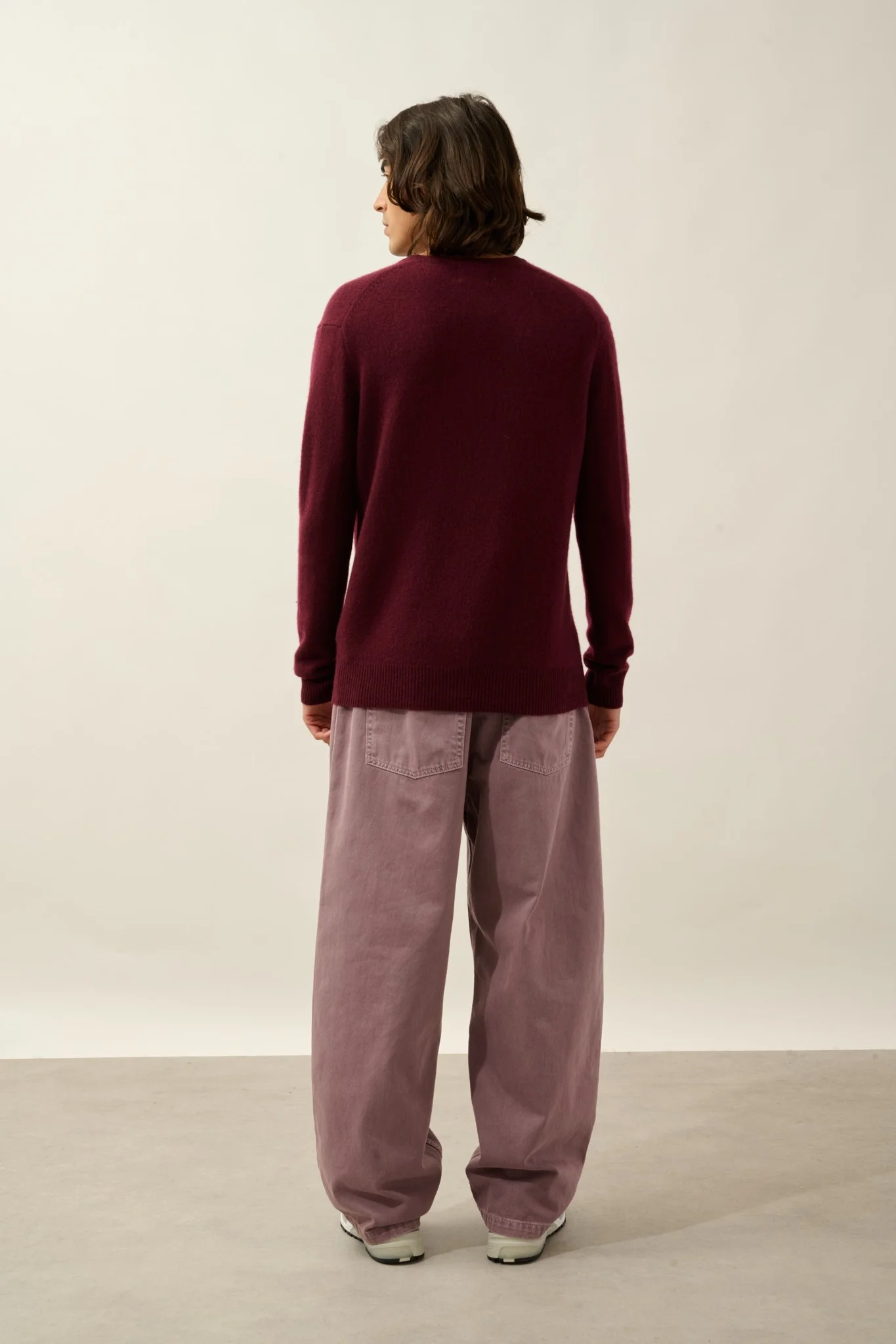 VICTOR pull col v 4 fils mûre 100% cachemire – Image 3