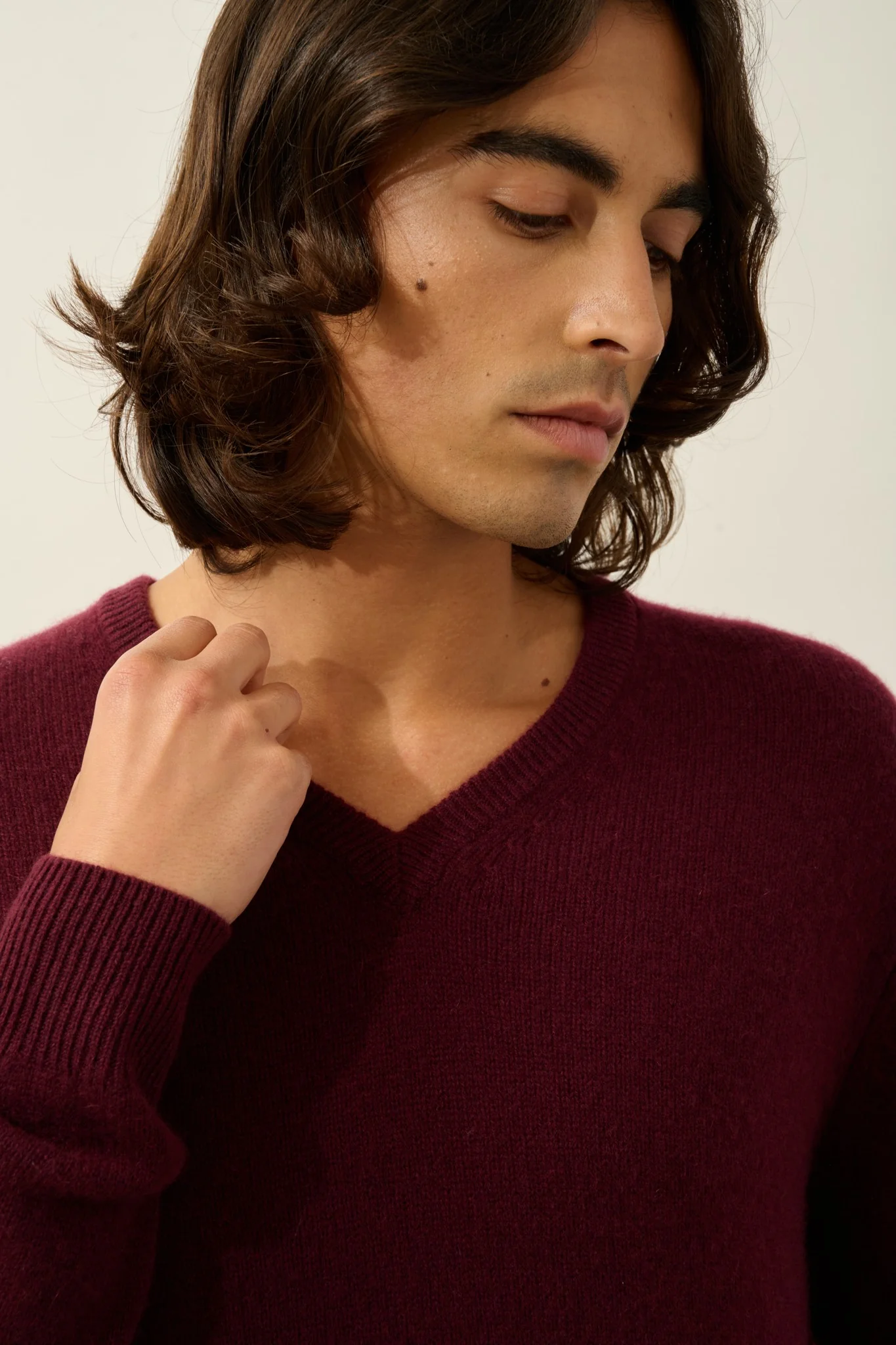 VICTOR pull col v 4 fils mûre 100% cachemire – Image 4